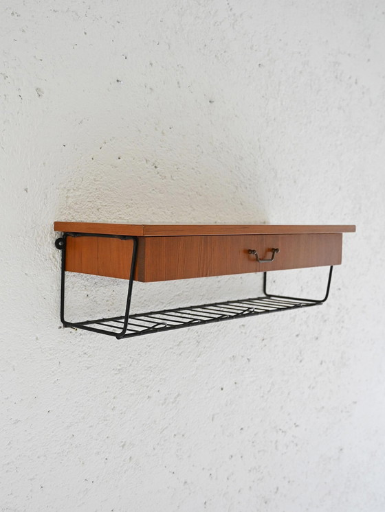 Image 1 of Vintage skandinavischen schwimmenden Teak Nachttisch mit Schublade und Regal