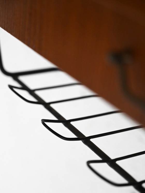 Image 1 of Vintage skandinavischen schwimmenden Teak Nachttisch mit Schublade und Regal