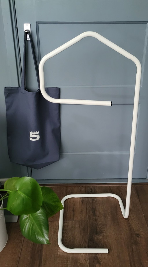 Vintage Ikea dressboy weiß Niels Gammelgaard 1980s Kleiderständer Grund.