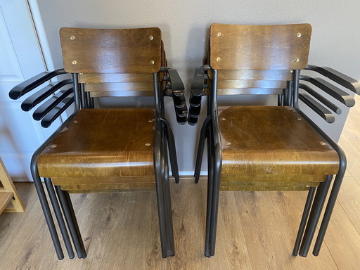 8x Vintage Industrie-Schulstühle mit Armlehnen
