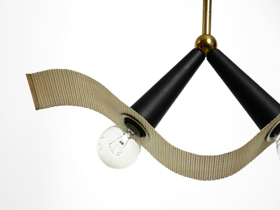 Image 1 of Original Mid Century Messing Decke Kegel Lampe mit einem gebogenen perforierten Blatt Lampenschirm