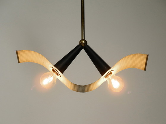 Image 1 of Original Mid Century Messing Decke Kegel Lampe mit einem gebogenen perforierten Blatt Lampenschirm