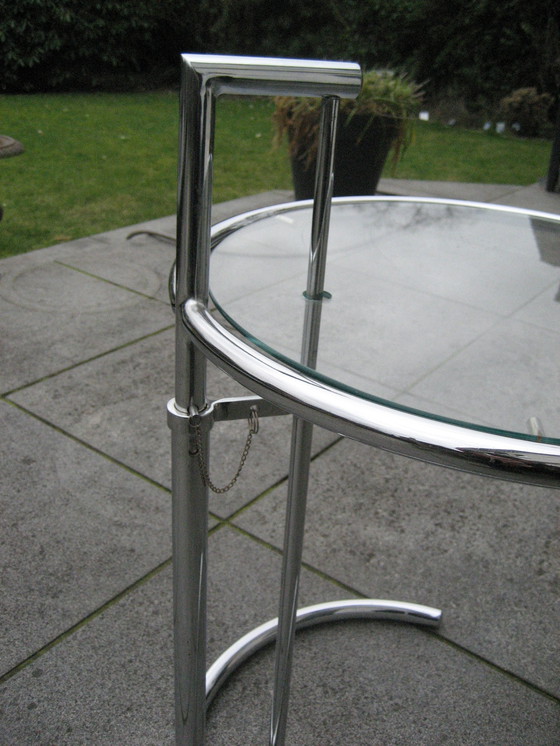 Image 1 of Bauhaus Beistelltisch