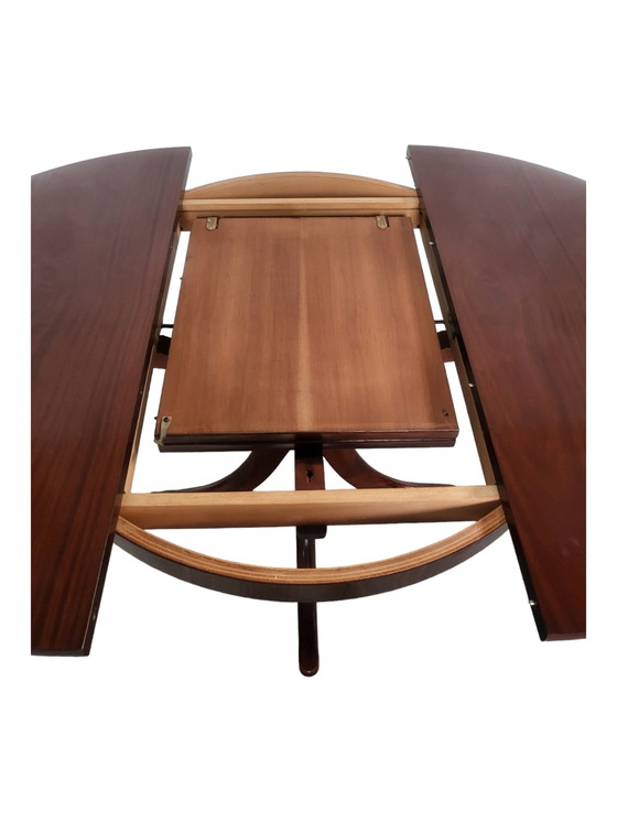 Image 1 of Ausziehbarer Tisch