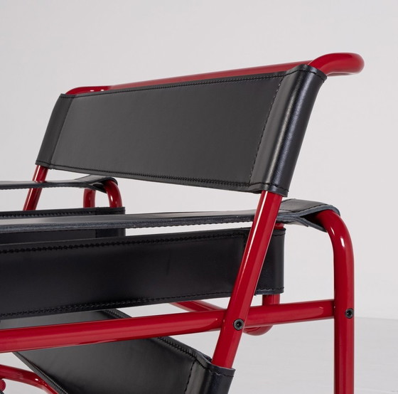 Image 1 of Knoll Wassily B3 Rot Matt-Neu-Ungebraucht Serie 2024 In Schwarz Leder Von Marcel Breuer