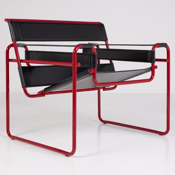 Image 1 of Knoll Wassily B3 Rot Matt-Neu-Ungebraucht Serie 2024 In Schwarz Leder Von Marcel Breuer