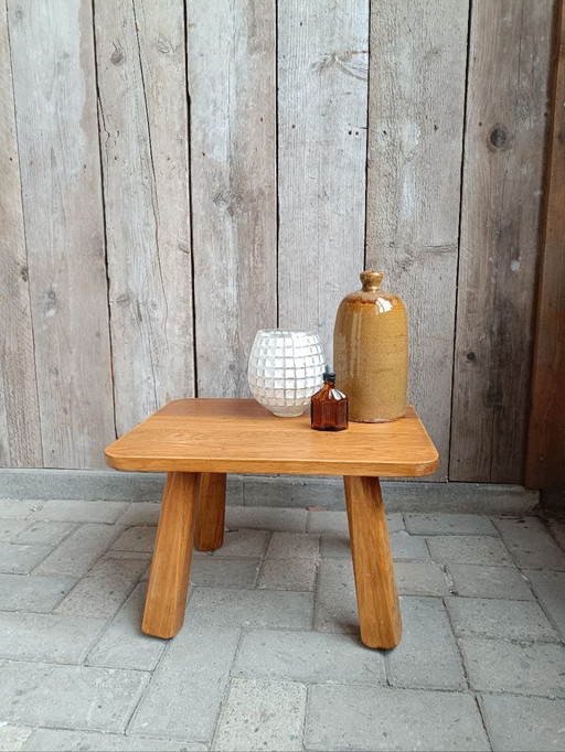 Brutalistischer Mid-Century-Milchhocker