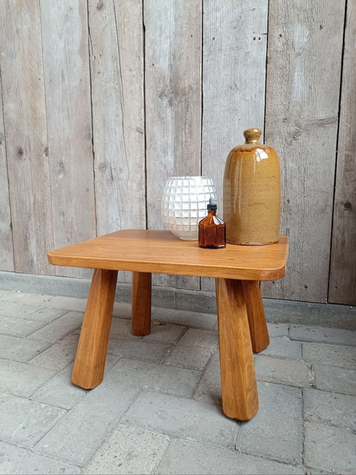 Brutalistischer Mid-Century-Milchhocker