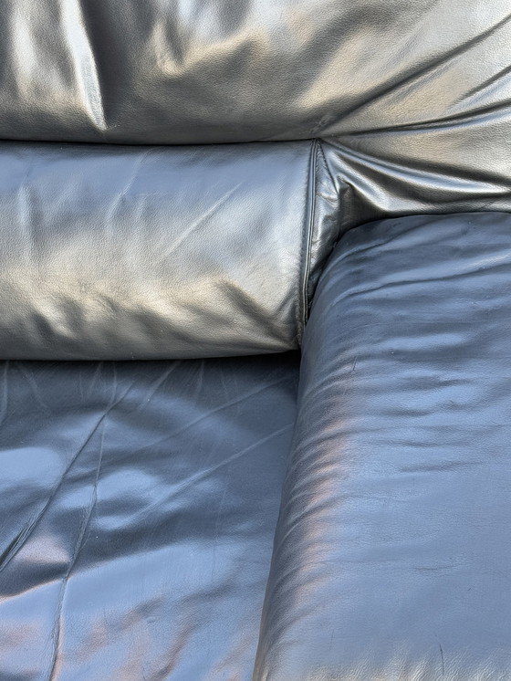 Image 1 of Junge internationale Bank