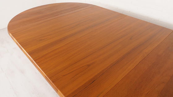 Image 1 of Runder Vintage -Esstisch aus massivem Teakholz, 217 cm