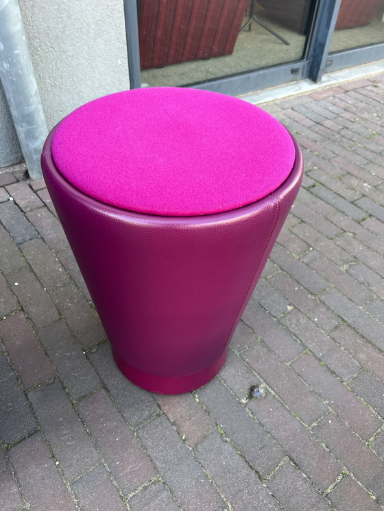 Image 1 of Leolux Barillo Hocker Rosa Lila