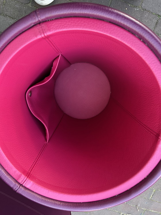 Image 1 of Leolux Barillo Hocker Rosa Lila