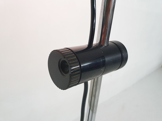 Image 1 of Design-Stehlampe aus weißem Metall von Joe Colombo, Italien 1980er Jahre