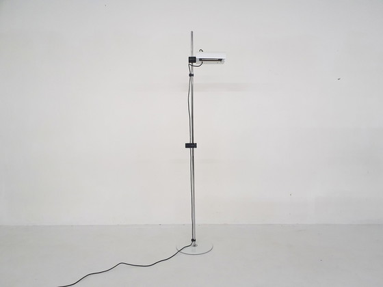 Image 1 of Design-Stehlampe aus weißem Metall von Joe Colombo, Italien 1980er Jahre