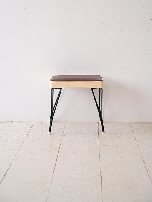 Skandinavischer Vintage-Polsterhocker, Retro-Metall und Kunstleder-Pouf
