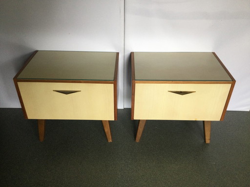 Vintage-Konsolen aus den 50er/60er Jahren mit Klappen in glänzendem hellem Furnier