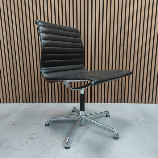 Vitra Ea105