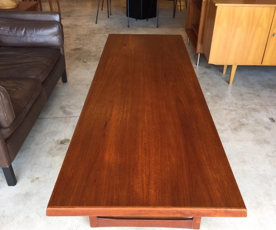 Image 1 of Mid Century XL dänischer Teak Couchtisch