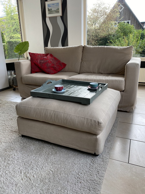 Image 1 of Vivante Zweisitzer-Sofa mit Hocker