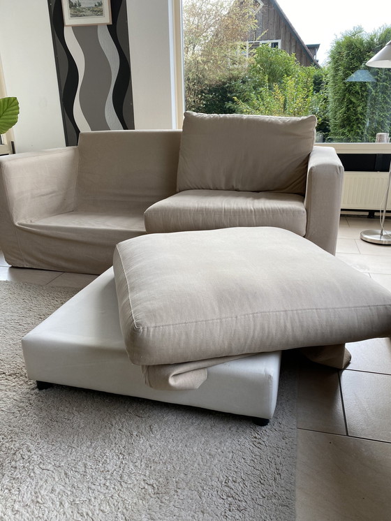 Image 1 of Vivante Zweisitzer-Sofa mit Hocker