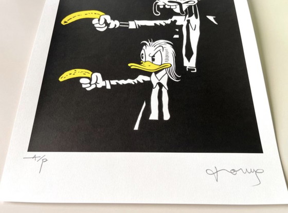 Image 1 of Giclée-Druck - Tony Fernandez - Donald & Goofy inspiriert von Pulp Fiction