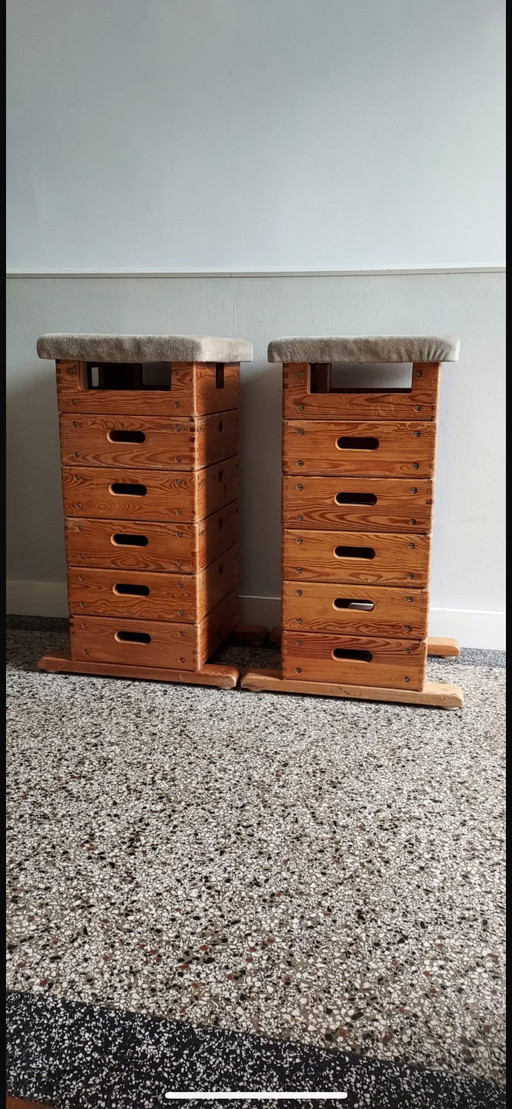 2x Vintage Turnhallenschränke