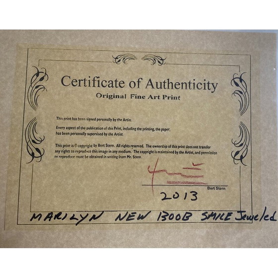 Image 1 of Vintage-Foto "Marilyn New Boob Smile Jeweled" von Bert Stern