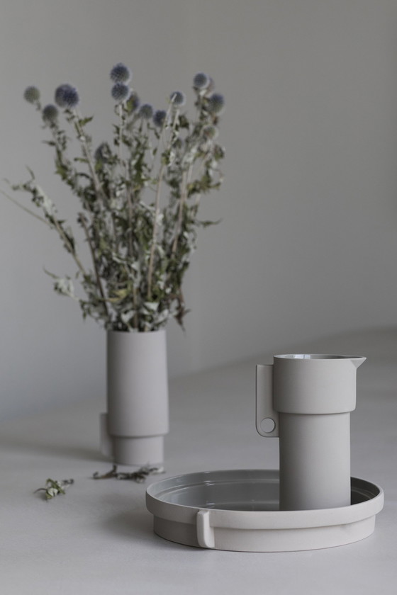 Image 1 of Alcoa Vase groß in Keramik von Form & Refine