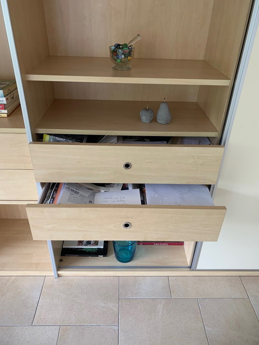 Moderner Holzfurnier-Wandschrank