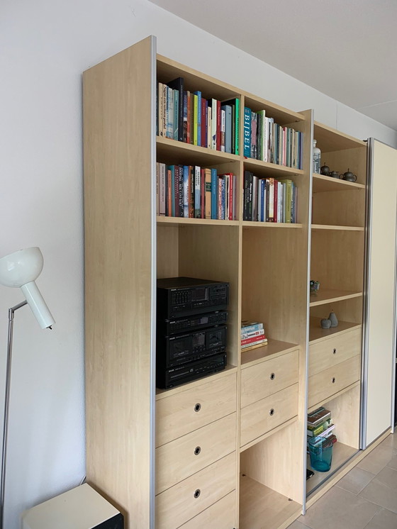 Image 1 of Moderner Holzfurnier-Wandschrank