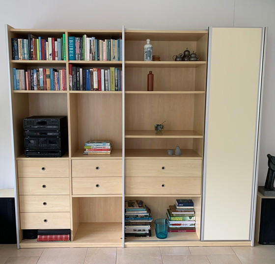 Image 1 of Moderner Holzfurnier-Wandschrank