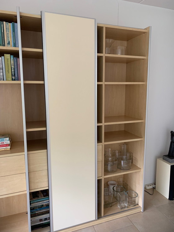 Image 1 of Moderner Holzfurnier-Wandschrank