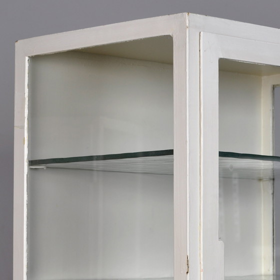 Image 1 of Medizinschrank / Vitrine, um 1930