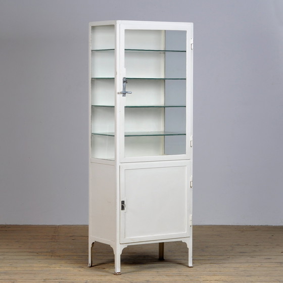 Image 1 of Medizinschrank / Vitrine, um 1930