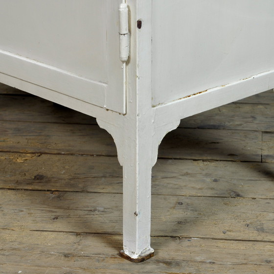 Image 1 of Medizinschrank / Vitrine, um 1930