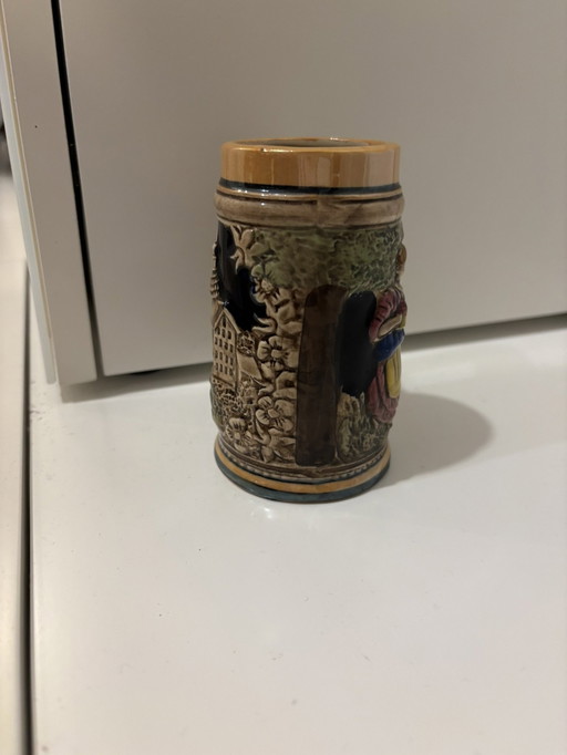 Kleiner Vintage-Krug