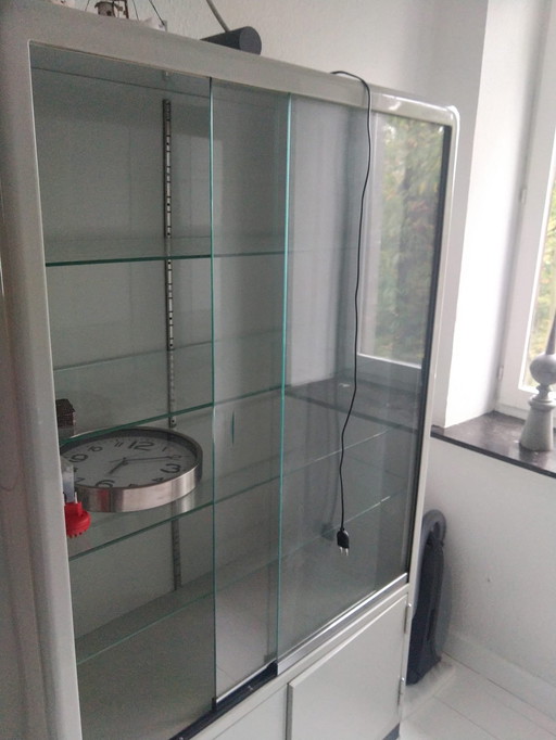 Vintage-Apothekenschrank