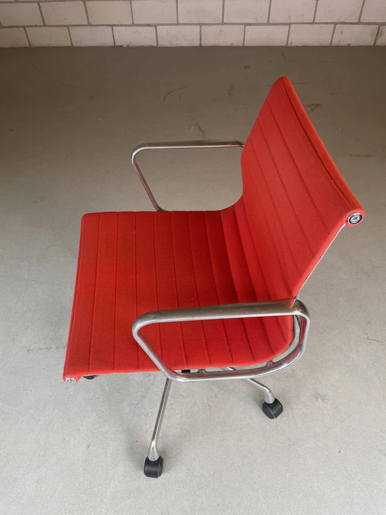 Image 1 of Vitra Eames EA 117 Bürostuhl