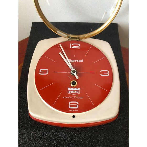 Image 1 of Vintage-Wanduhr in schwerem Metallgehäuse, Indien