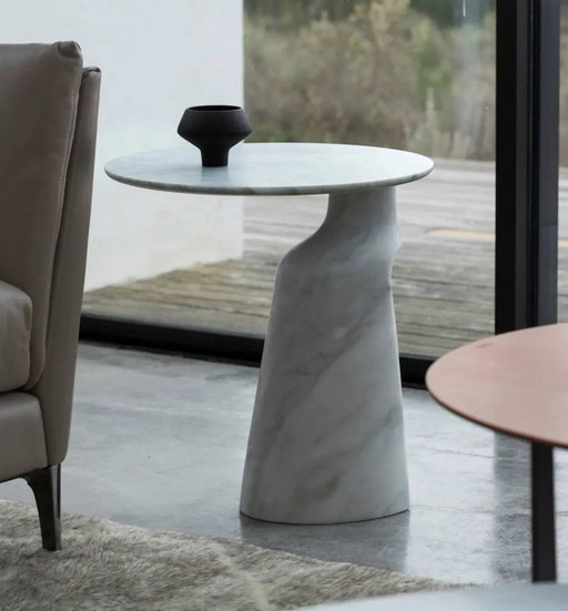 Poltrona Frau Ilary Monolith aus massivem Marmor Grigio Roma
