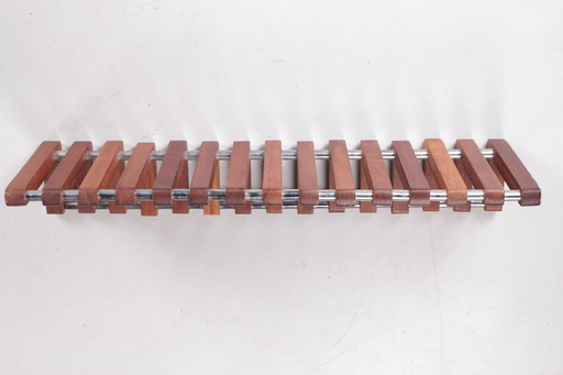 Vintage Wandgarderobe aus Teakholz mit Chrom aus den 1960er Jahren.