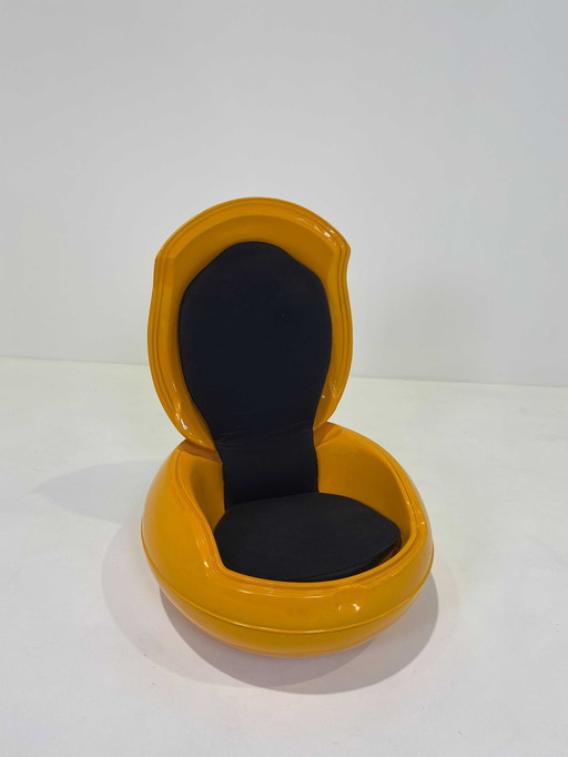 Peter Ghyczy Egg Chair-Klon