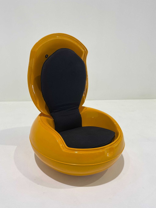 Peter Ghyczy Egg Chair-Klon