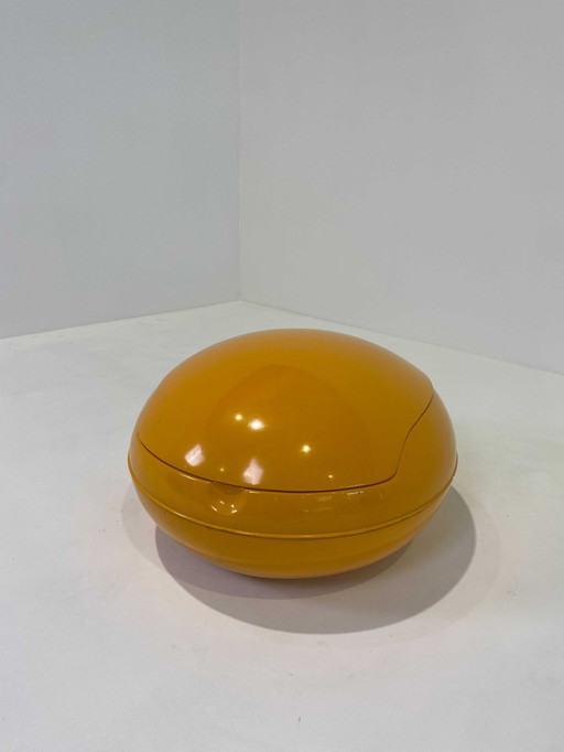 Peter Ghyczy Egg Chair-Klon