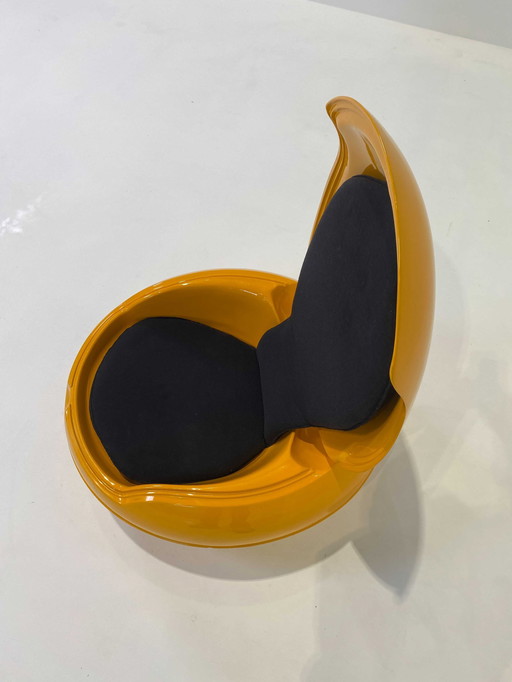 Peter Ghyczy Egg Chair-Klon