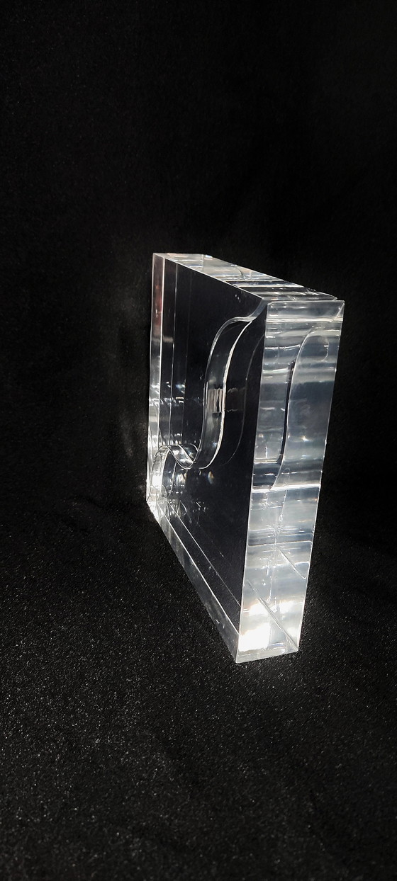 Image 1 of Methacrylat-Buchstützen. Spanien, 1990S.