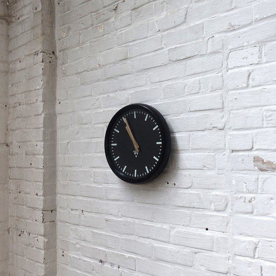 Image 1 of Vintage Industrie Schwarz Pragotron Uhr