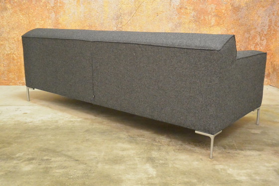 Image 1 of NEW gepolstert dunkelgrau Stoff Design auf Stock Bloq Sofa