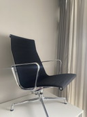 Vitra EA115 Aluminium-Loungesessel von Charles & Ray Eames