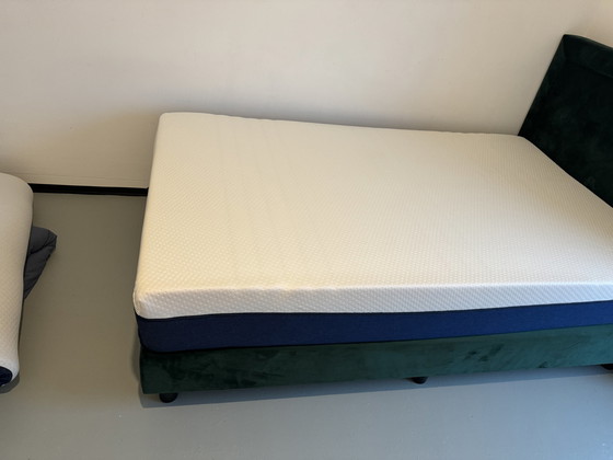 Image 1 of Matt schläft Boxspring